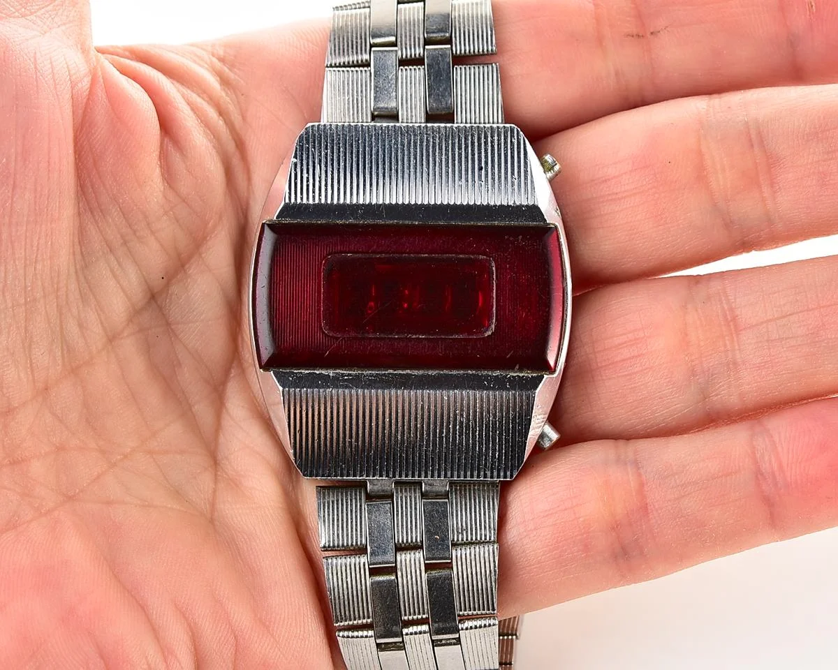 First Red LED Digital Vintage USSR Wrist Watch Electronika E-1 Pulsar!