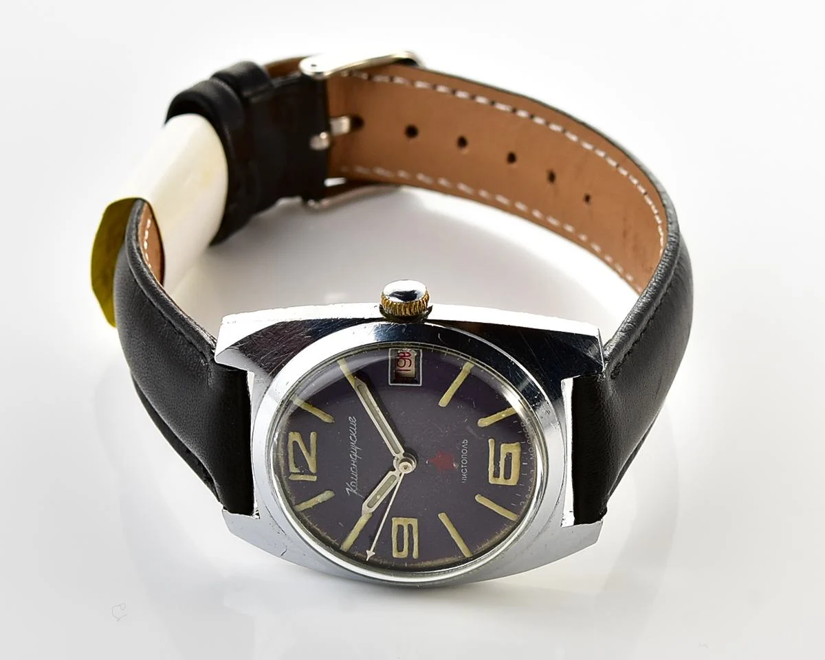 Soviet Vostok Komandirskie mechanical watch - Zakaz MO CCCP!