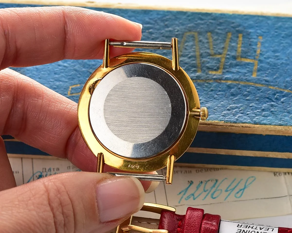 TIME CAPSULE: Luch Soviet gold-plated vintage watch - complete with box and passport!