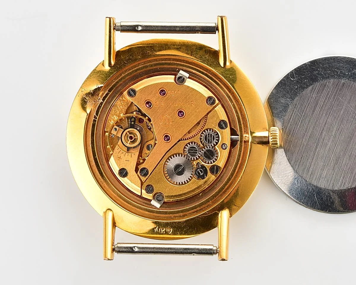 TIME CAPSULE: Luch Soviet gold-plated vintage watch - complete with box and passport!