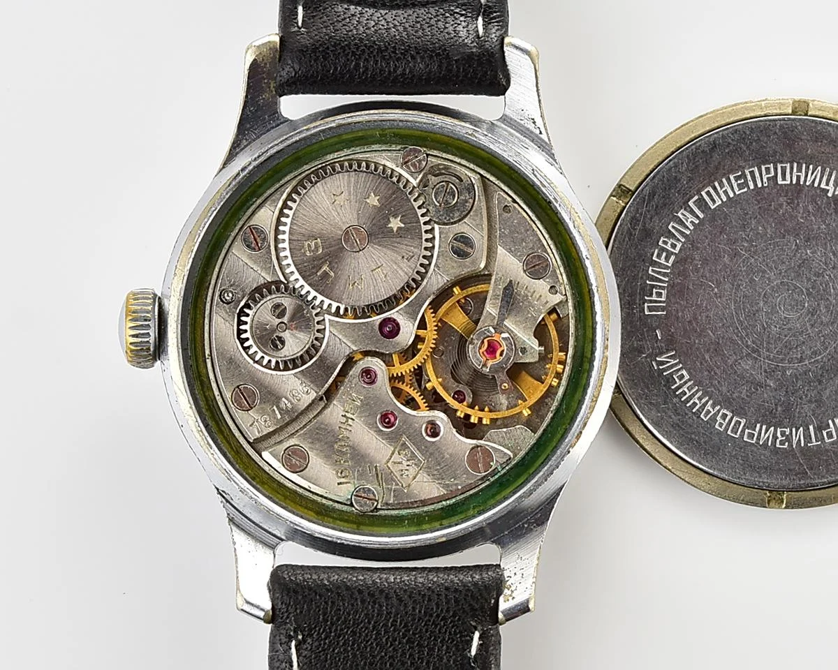 Vintage Soviet Mayak mechanical watch, from 1MChZ 1950s