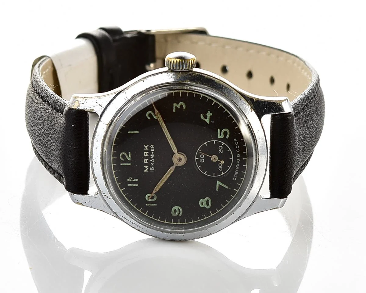Vintage Soviet Mayak mechanical watch, from 1MChZ 1950s