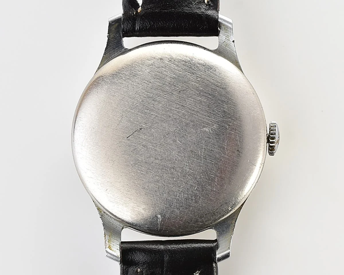 Vintage Soviet Pobeda watch with central second hand, from 1950s, 1MChZ factory