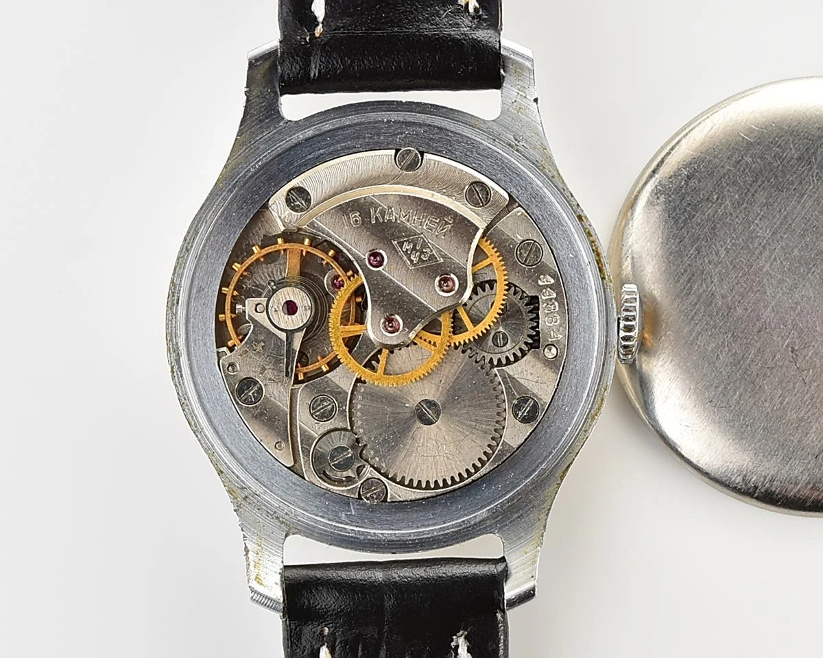 Vintage Soviet Pobeda watch with central second hand, from 1950s, 1MChZ factory