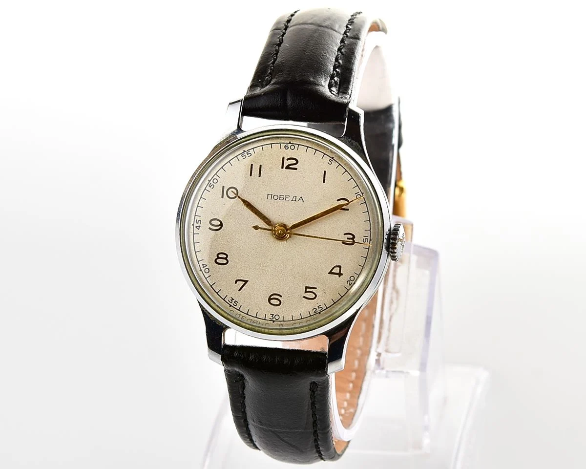 Vintage Soviet Pobeda watch with central second hand, from 1950s, 1MChZ factory
