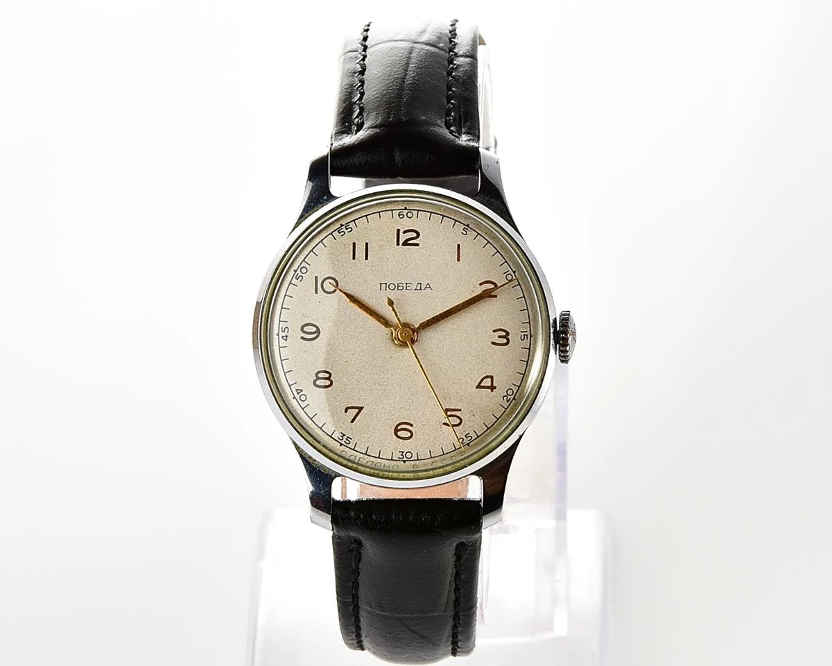Vintage Soviet Pobeda watch with central second hand, from 1950s, 1MChZ factory
