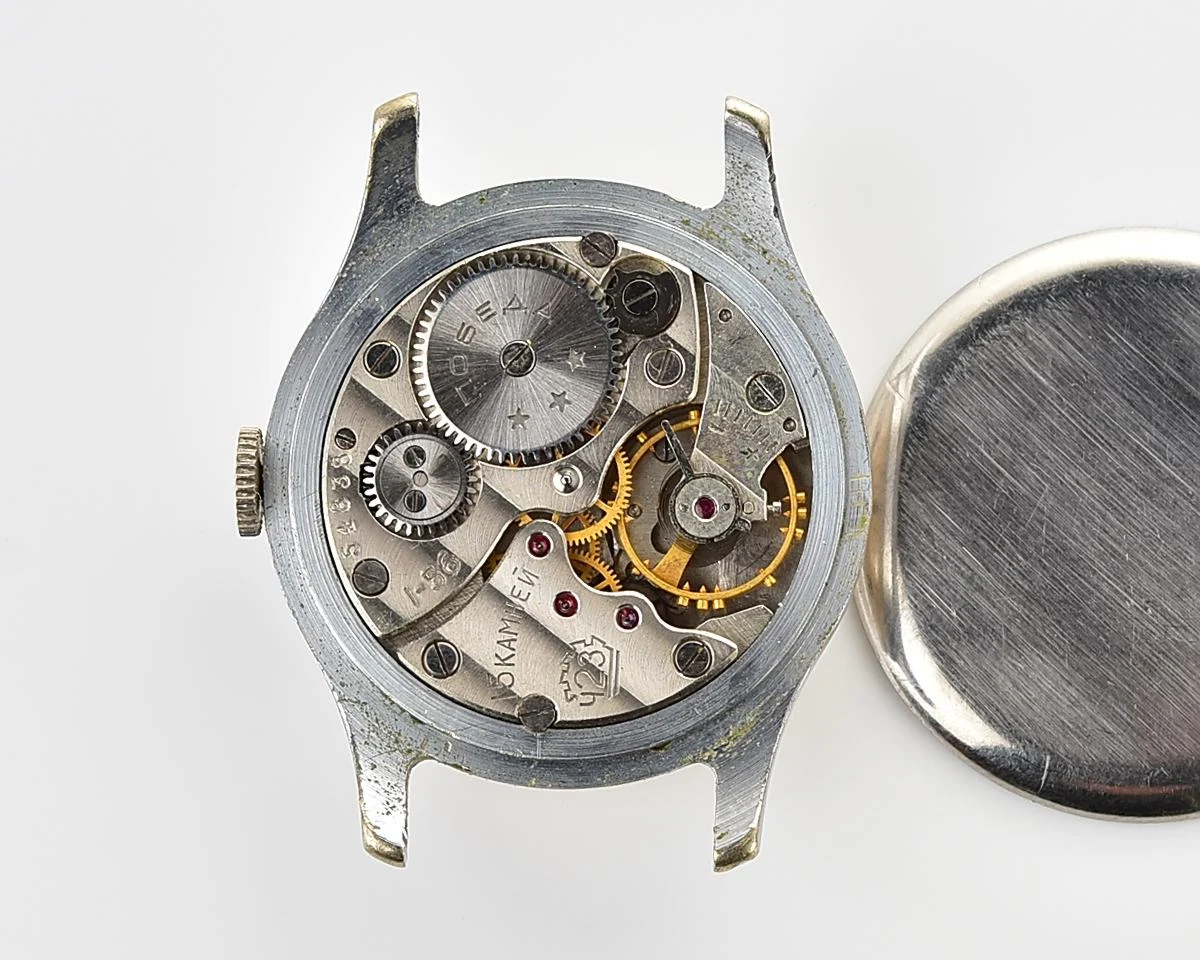 Excellent vintage Soviet mechanical Pobeda watch, 2MChZ from the 1st quarter 1956!