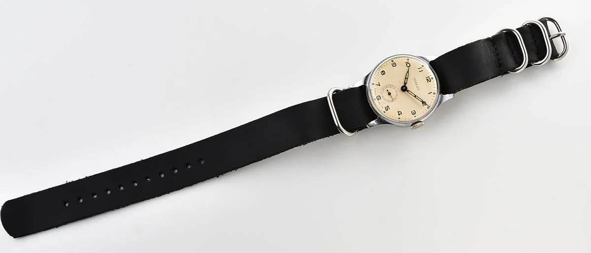 Excellent vintage Soviet mechanical Pobeda watch, 2MChZ from the 1st quarter 1956!