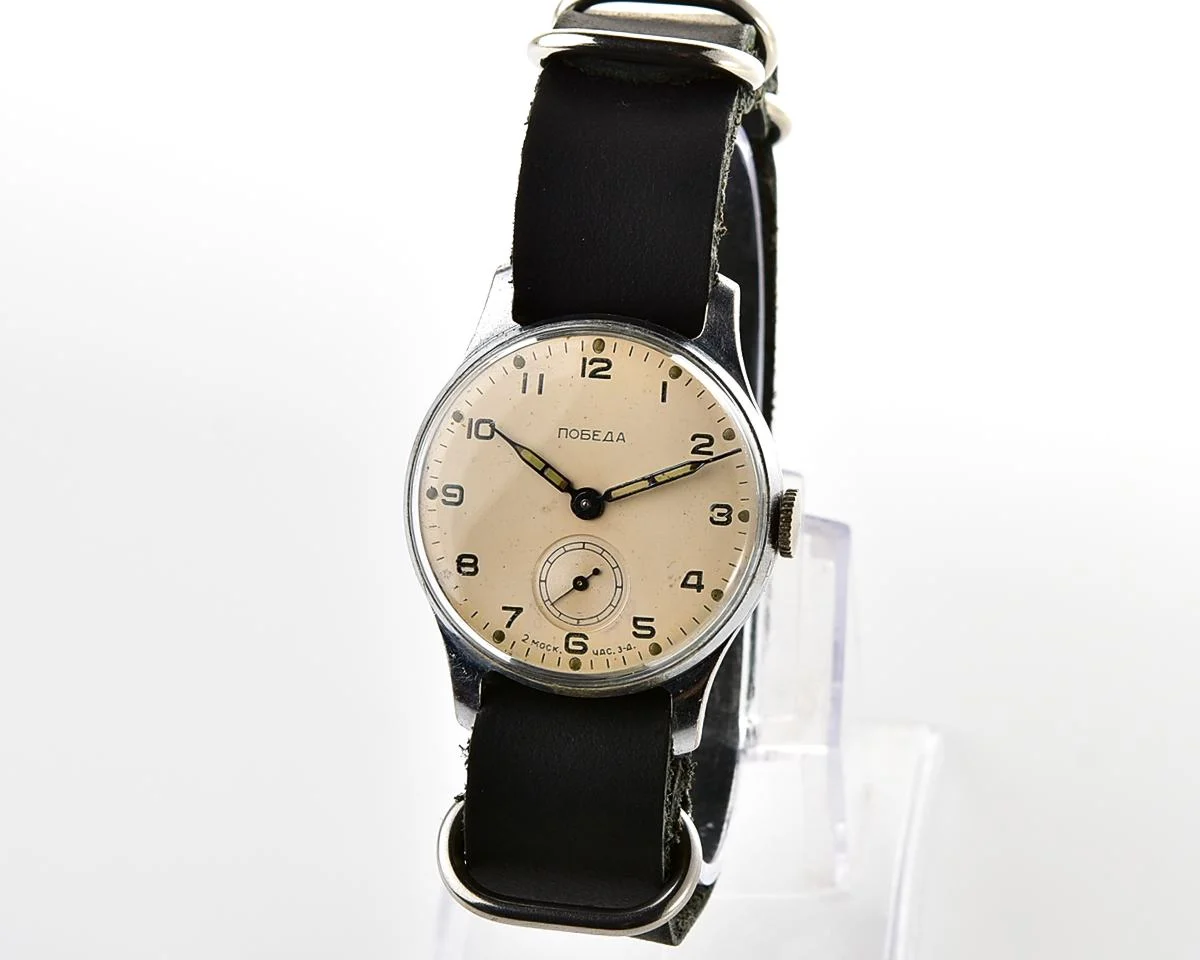 Excellent vintage Soviet mechanical Pobeda watch, 2MChZ from the 1st quarter 1956!