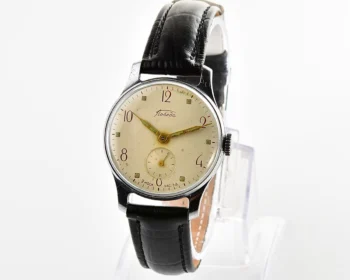 Vntage Soviet mechanical Pobeda watch, 2MChZ from 1st quarter 1958