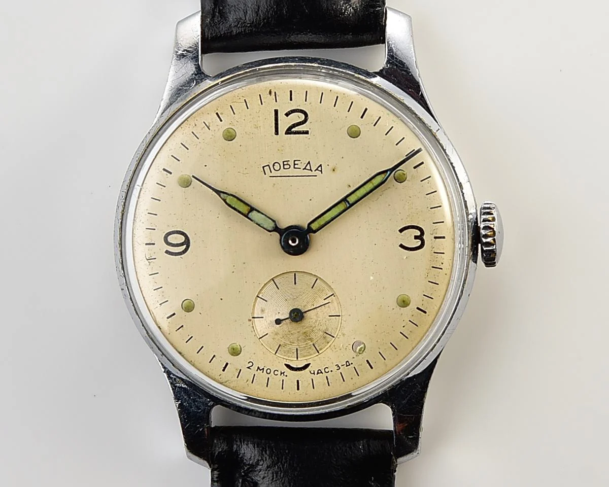 Excellent vintage Soviet mechanical Pobeda watch, 2MChZ from 4th quarter 1957!
