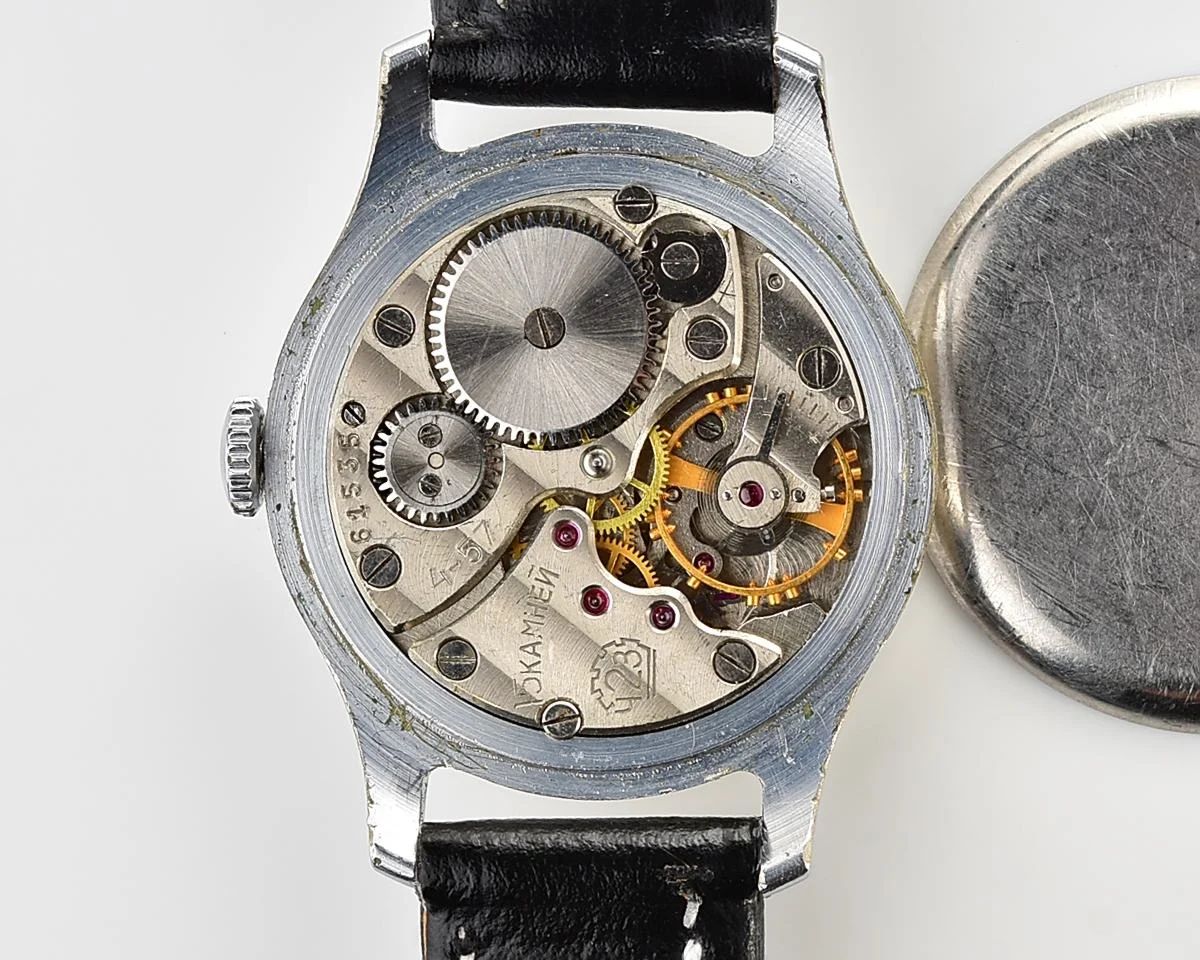 Excellent vintage Soviet mechanical Pobeda watch, 2MChZ from 4th quarter 1957!
