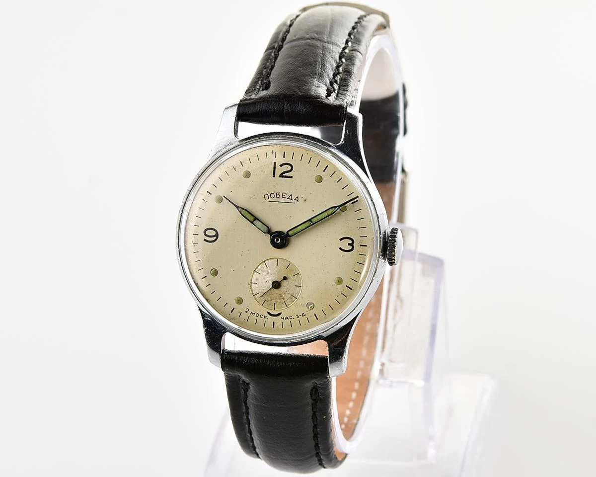Excellent vintage Soviet mechanical Pobeda watch, 2MChZ from 4th quarter 1957!