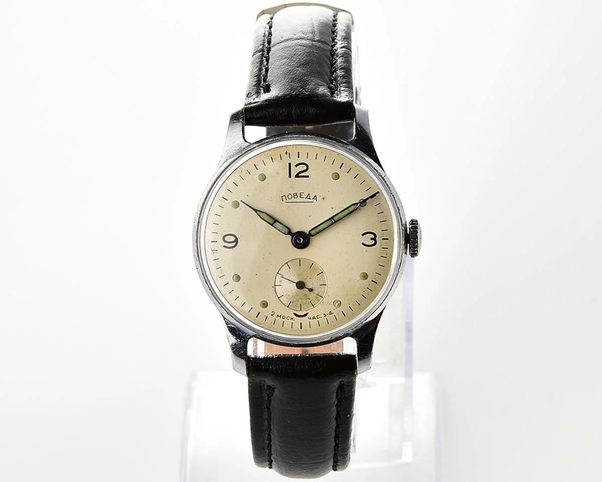 Excellent vintage Soviet mechanical Pobeda watch, 2MChZ from 4th quarter 1957!