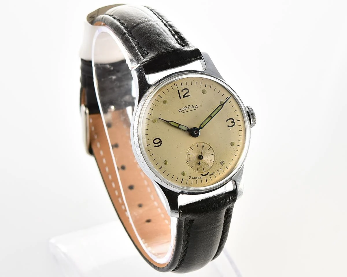 Excellent vintage Soviet mechanical Pobeda watch, 2MChZ from 4th quarter 1957!