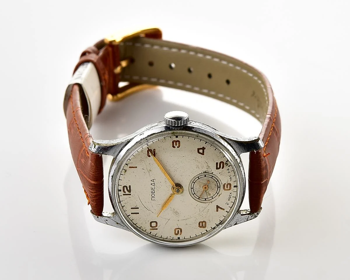 Vintage Soviet mechanical Pobeda watch, 2MChZ from the 3rd quarter 1958