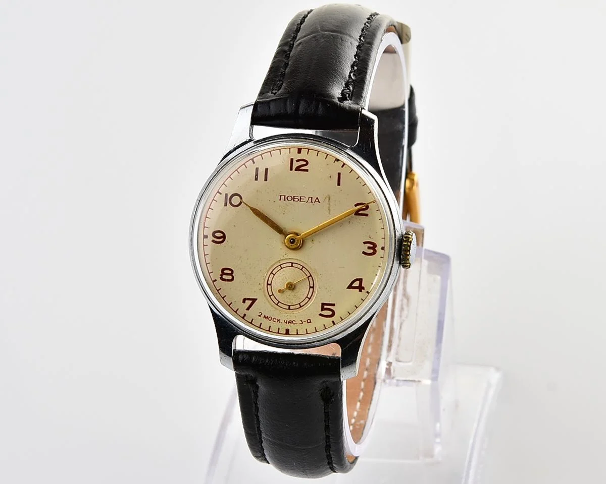 Vintage Soviet mechanical Pobeda watch, 2MChZ from the 1st quarter 1956
