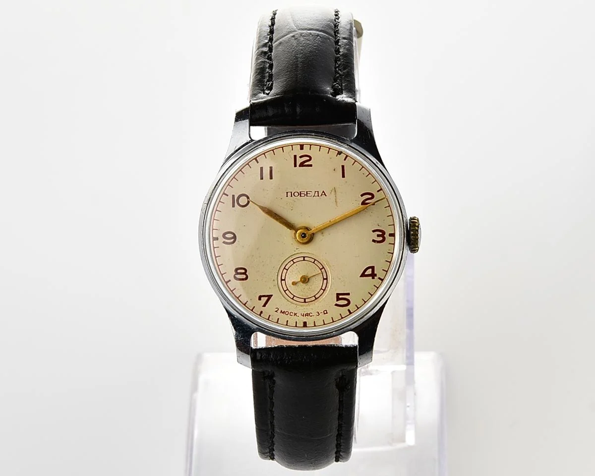 Vintage Soviet mechanical Pobeda watch, 2MChZ from the 1st quarter 1956