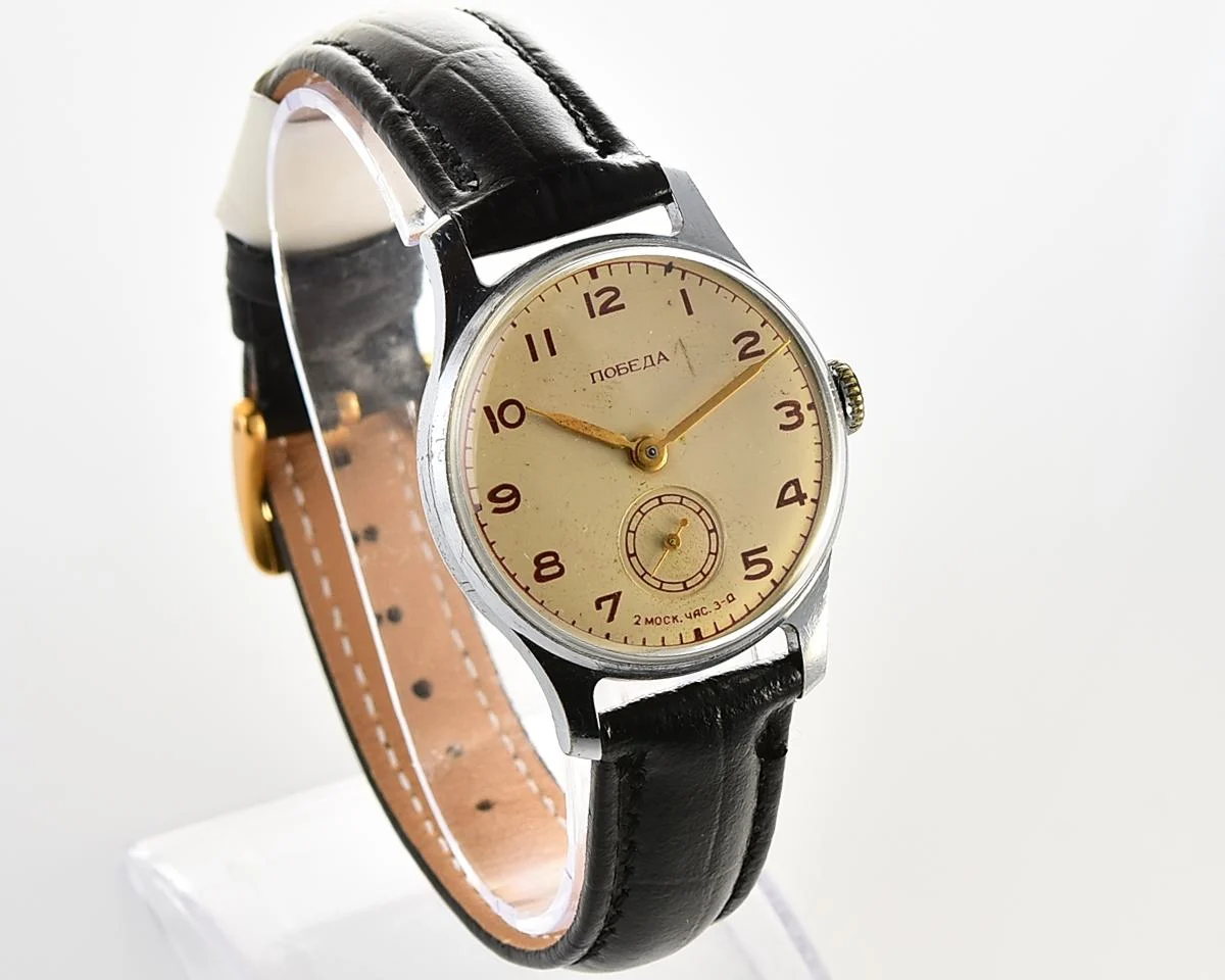 Vintage Soviet mechanical Pobeda watch, 2MChZ from the 1st quarter 1956
