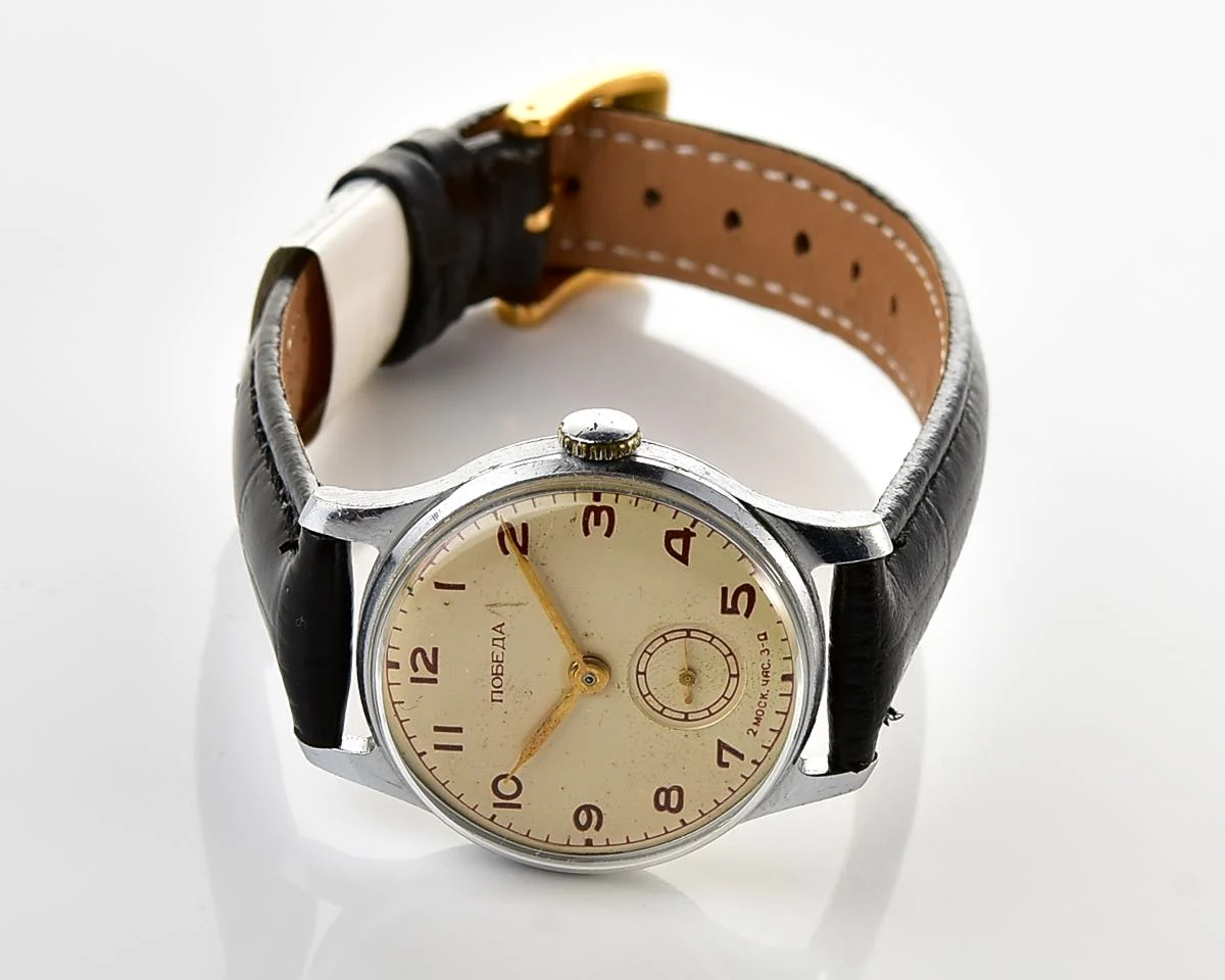 Vintage Soviet mechanical Pobeda watch, 2MChZ from the 1st quarter 1956