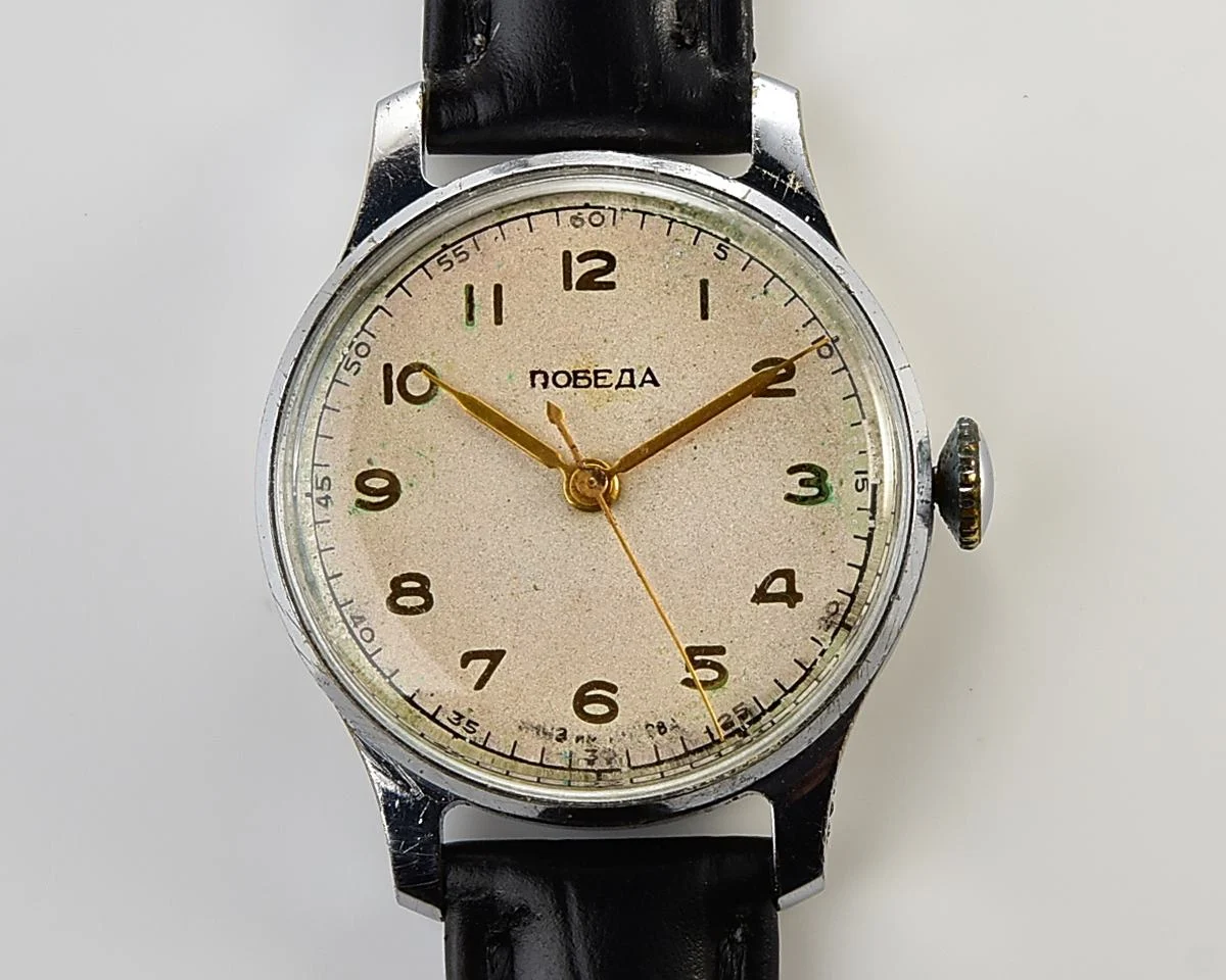 Excellent vintage Soviet Pobeda watch with central second hand, 1MChZ, 1st quarter of 1956