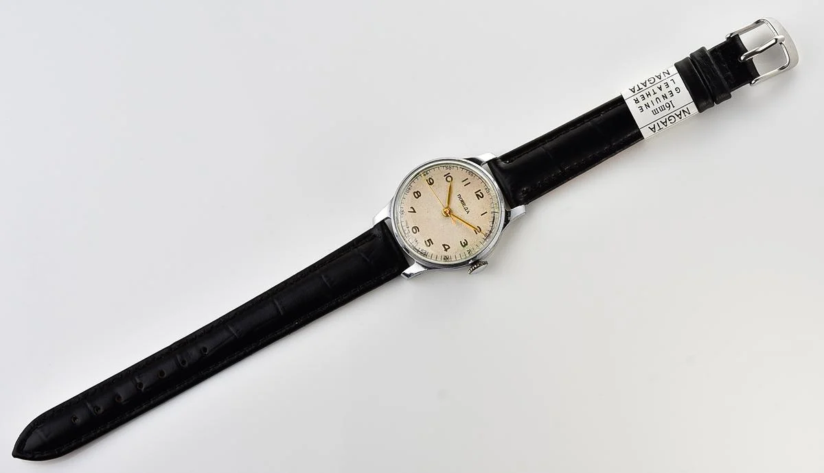 Excellent vintage Soviet Pobeda watch with central second hand, 1MChZ, 1st quarter of 1956