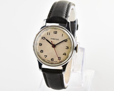 Excellent vintage POBEDA watch with central seconds hand and diamond shaped crown!