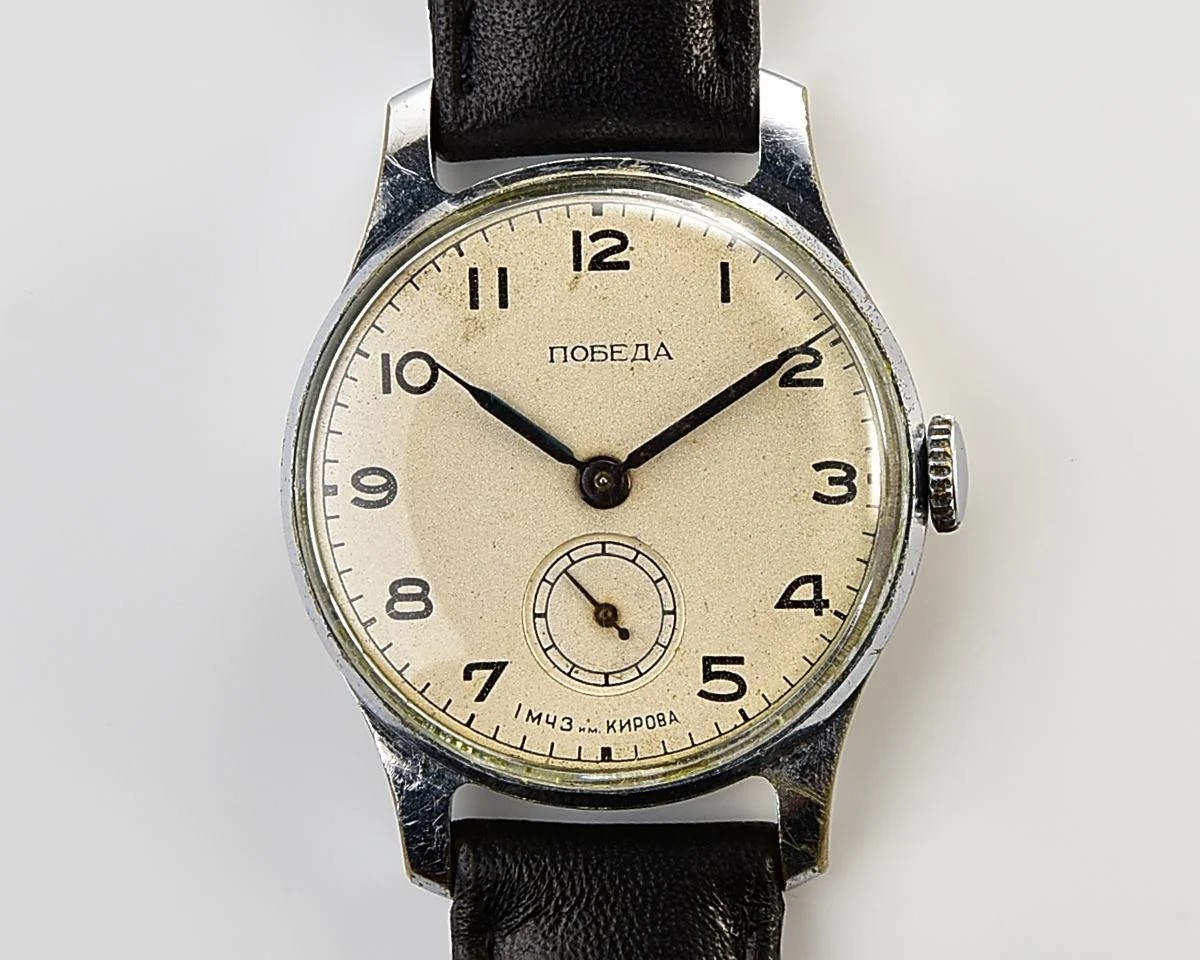 Excellent vintage Soviet mechanical Pobeda, 1MChZ, 3rd quarter of 1954!