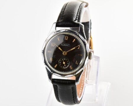 Vintage soviet mechanical RAKETA wrist watch