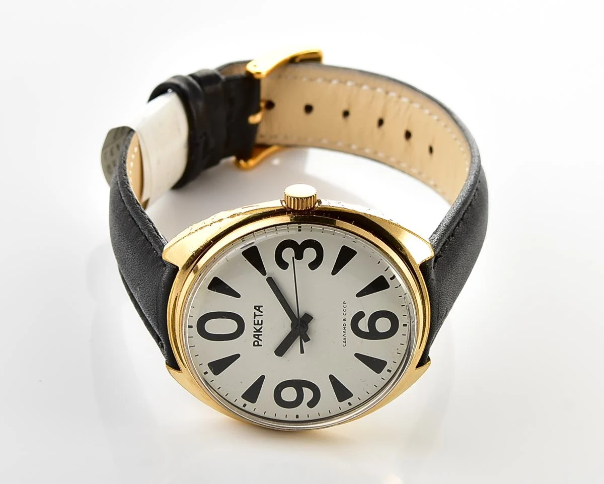 Soviet mechanical gold-plated watch Raketa "big zero"