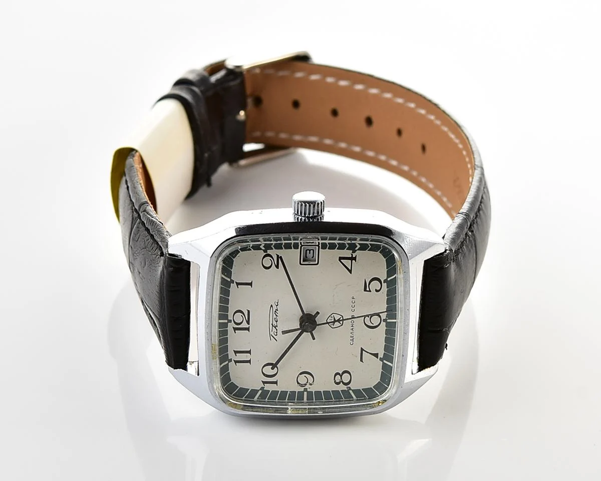 Vintage Soviet Raketa mechanical wristwatch