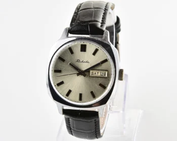Soviet mechanical Raketa with automatic self winding movement