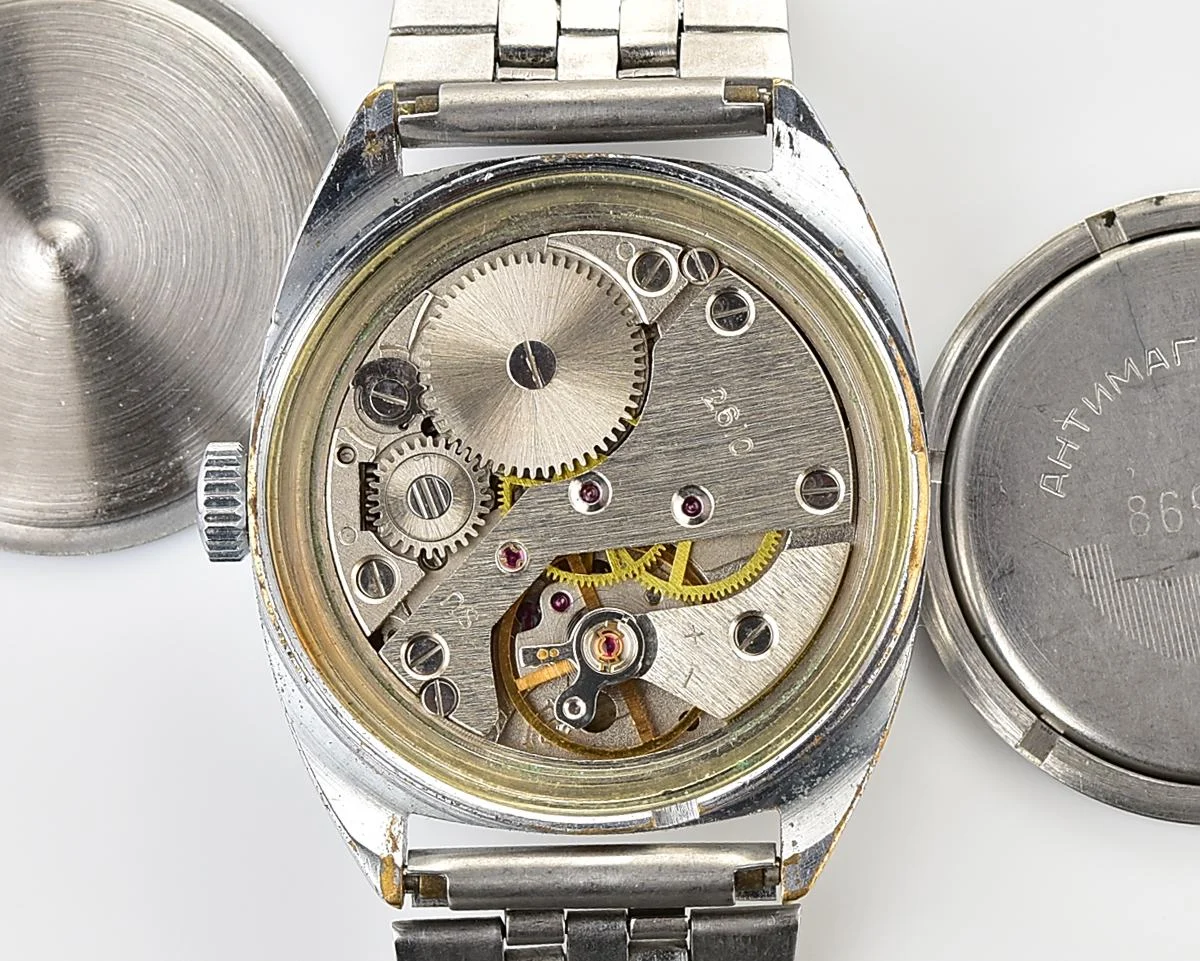 Excellent Soviet Raketa vintage mechanical watch with antimagnetic movement 2610!
