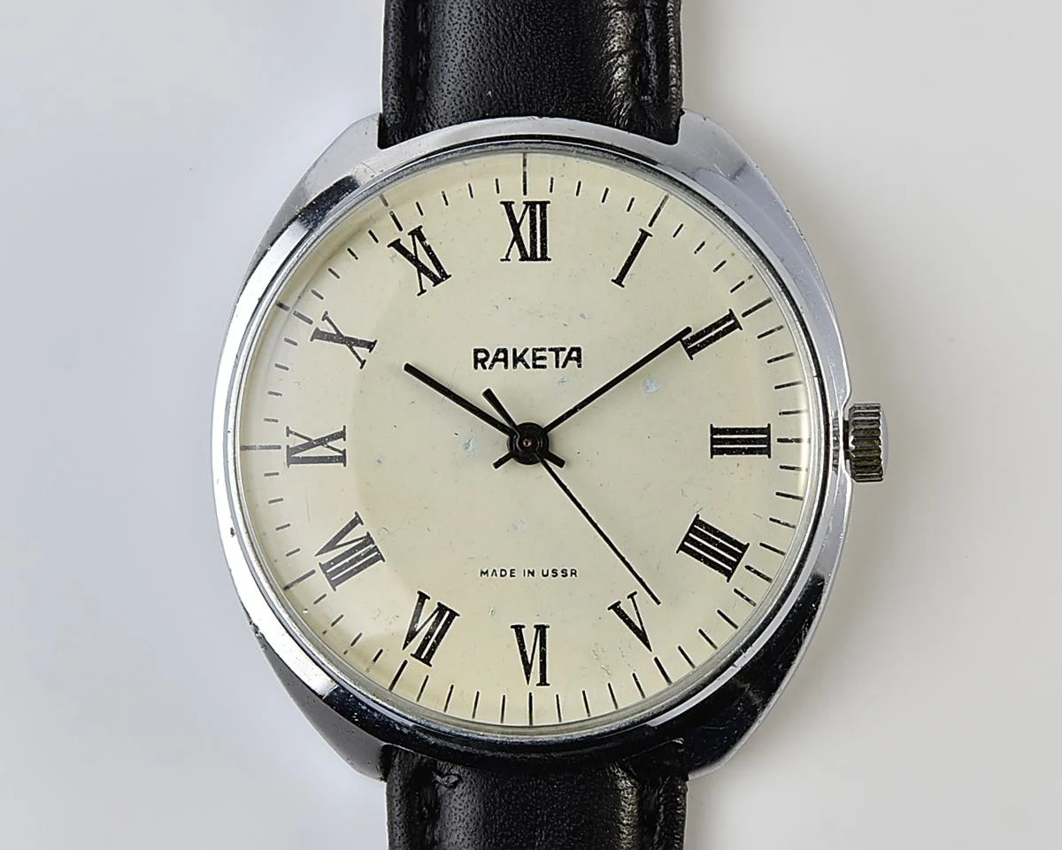 Large vintage Raketa mechanical watch