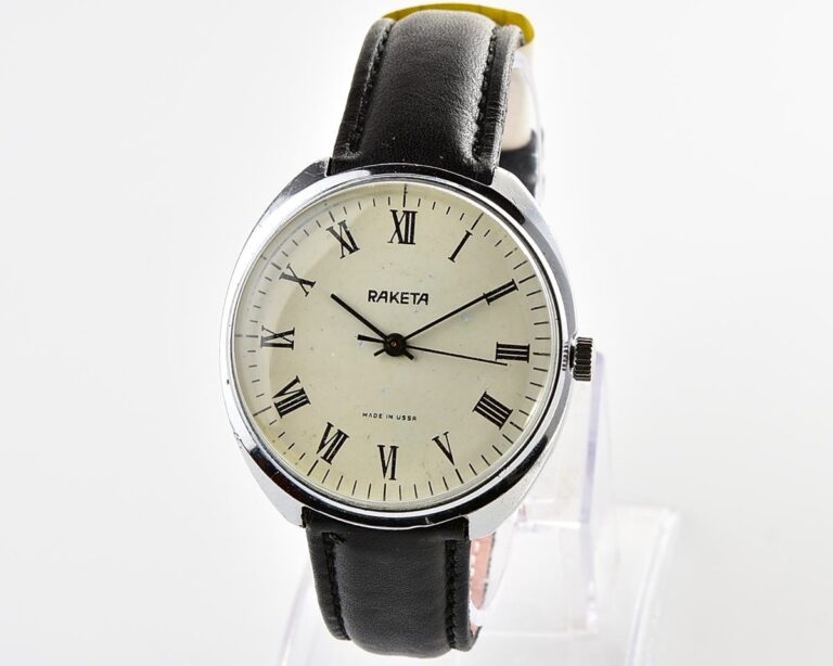 Large vintage RAKETA mechanical watch