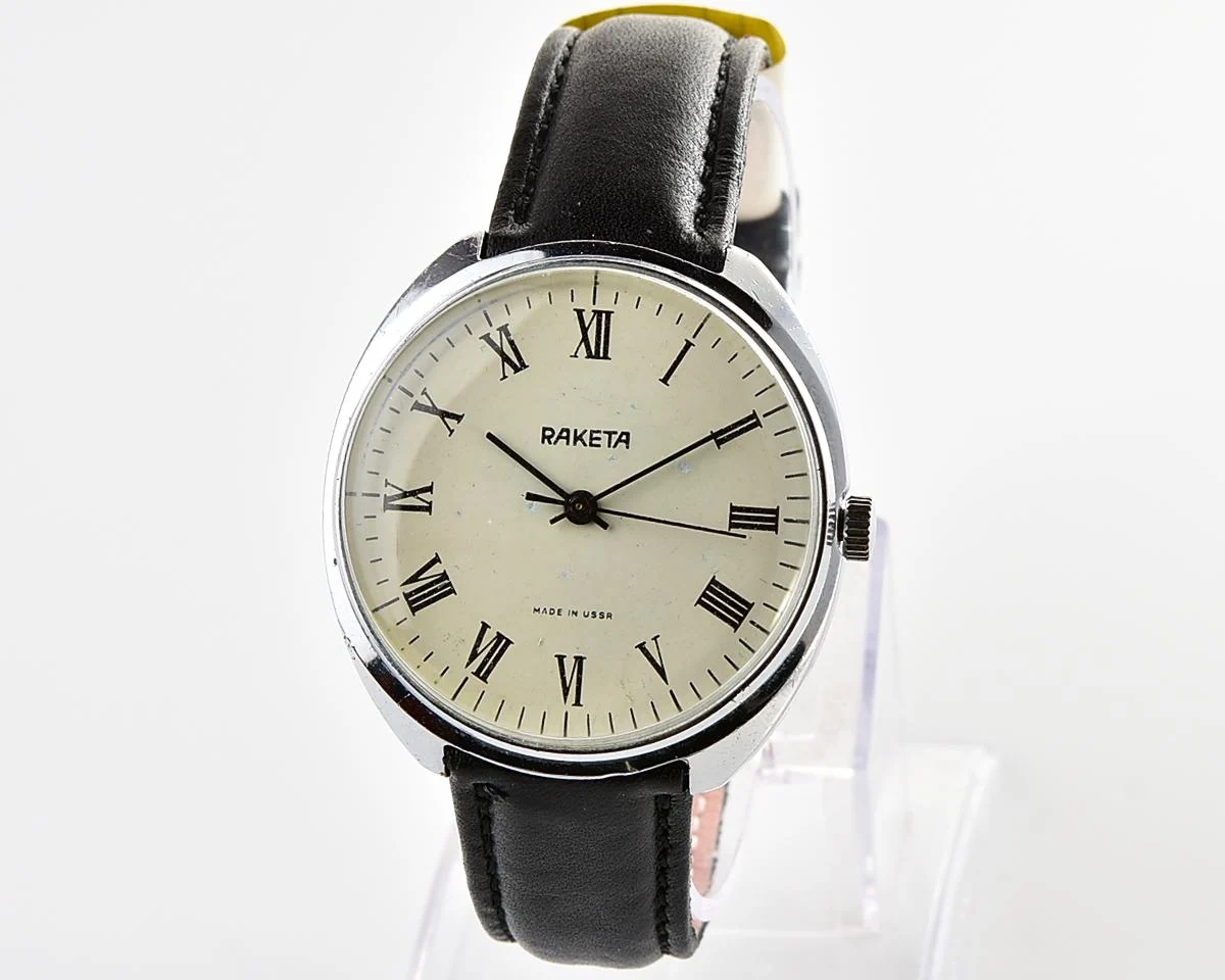 Large vintage Raketa mechanical watch