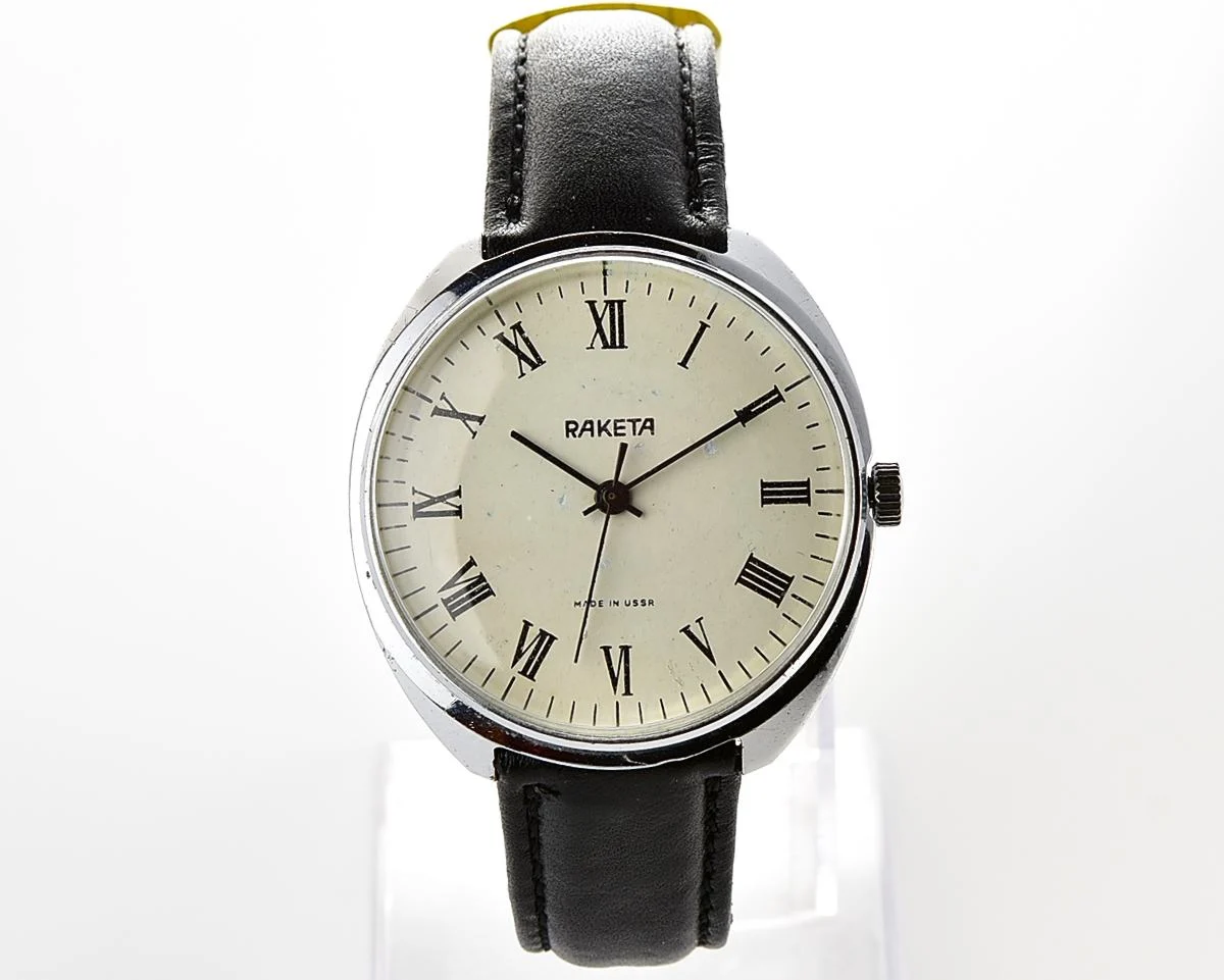 Large vintage Raketa mechanical watch