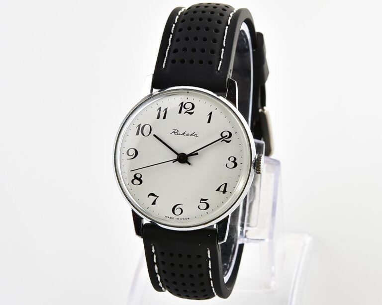 Soviet RAKETA elegant vintage mechanical watch with silicon strap