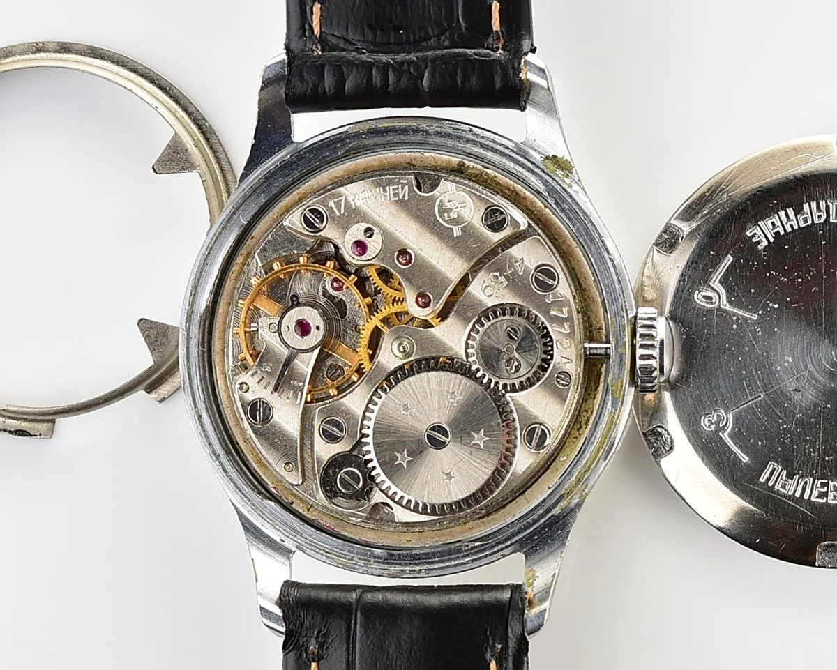 Rare! Vintage Soviet Saturn mechanical watch from the 1950s