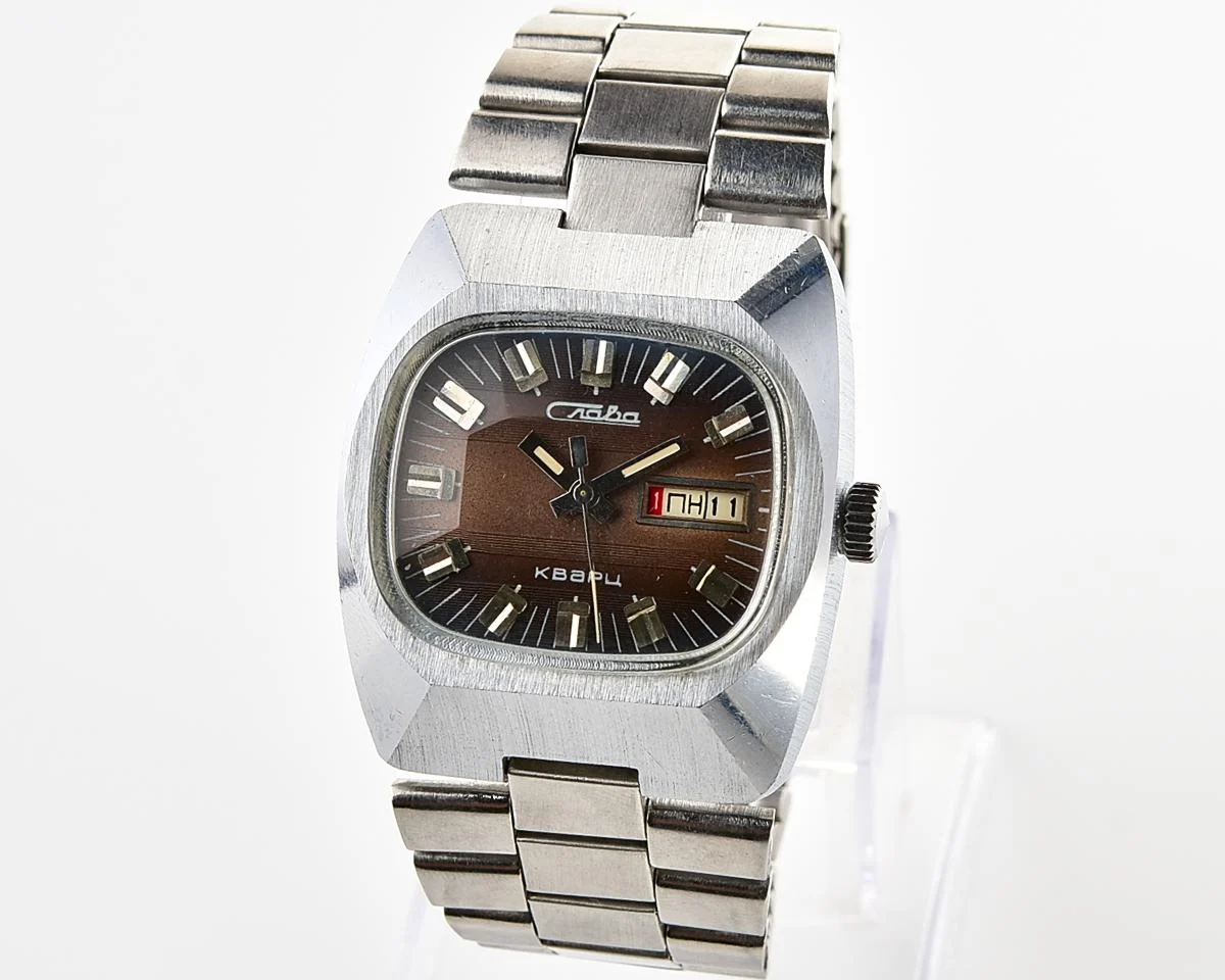 Excellent Soviet Slava quartz wristwatch with beautiful faceted crystal!