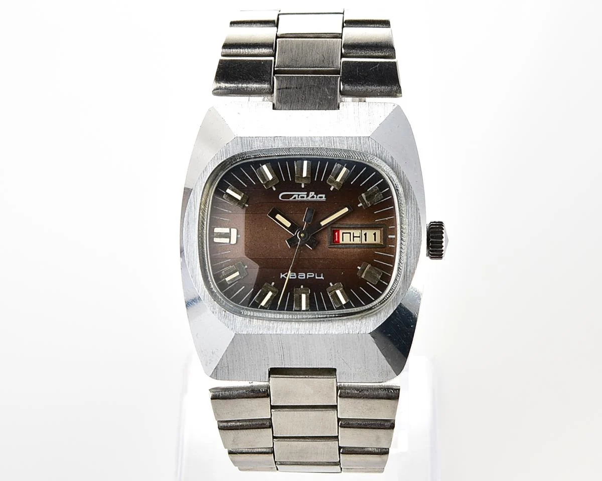 Excellent Soviet Slava quartz wristwatch with beautiful faceted crystal!