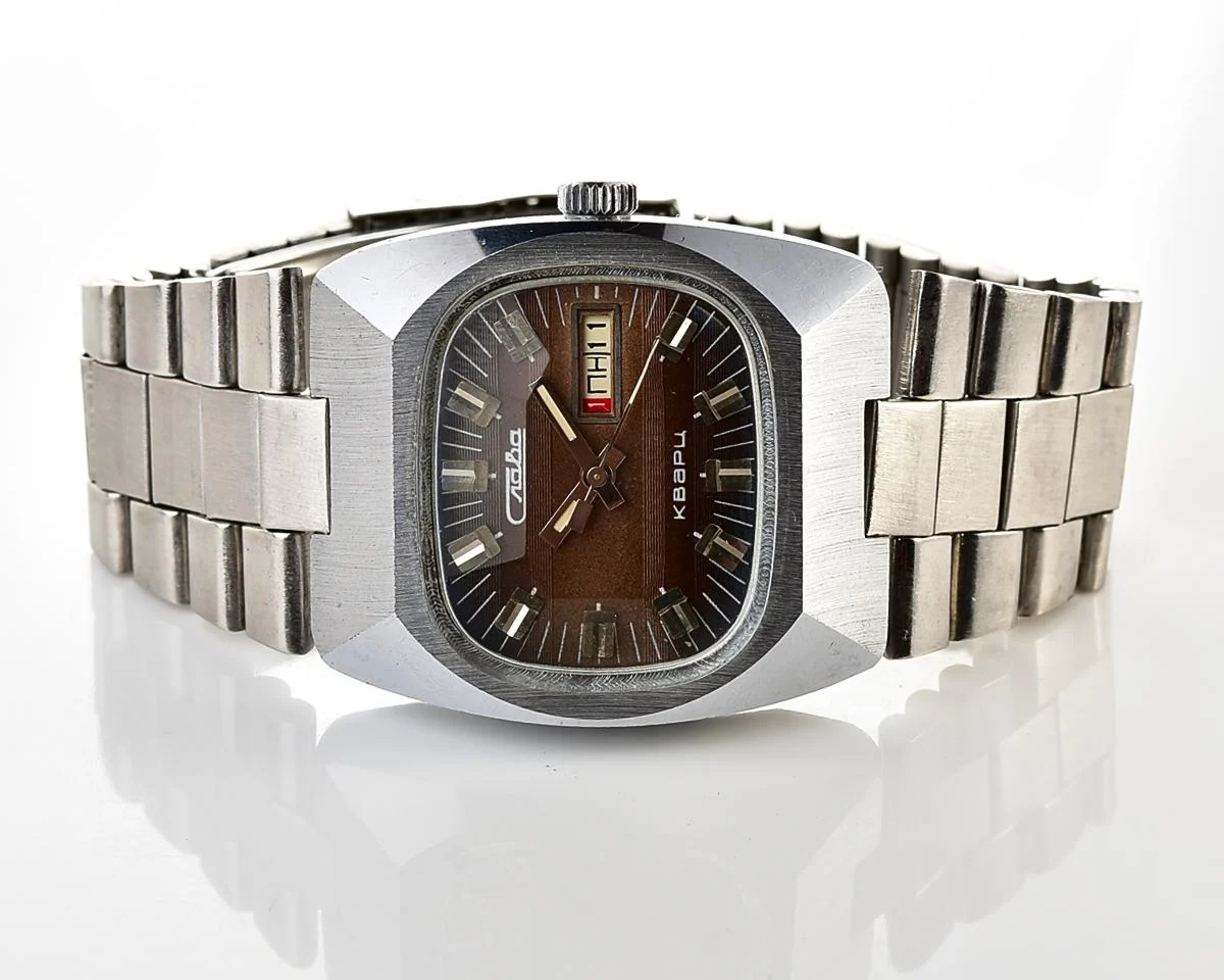 Excellent Soviet Slava quartz wristwatch with beautiful faceted crystal!
