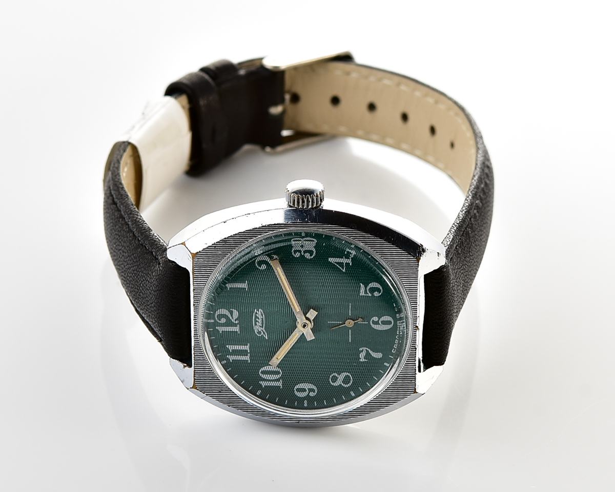 ZiM soviet mechanical watch - SovietWatchStore.com