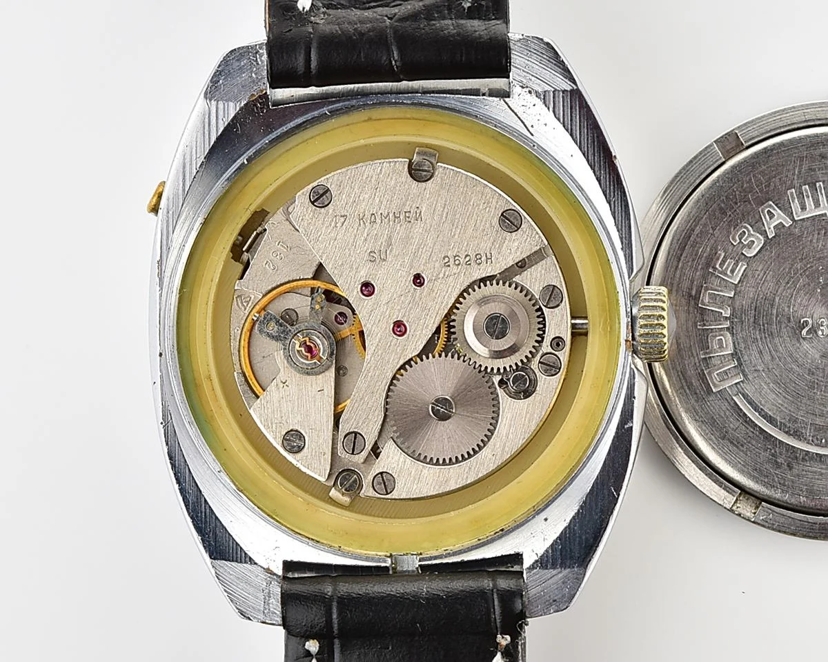 Large Soviet mechanical watch Chaika
