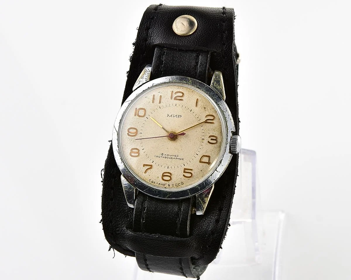 Vintage Soviet Mir ultra-thin mechanical wrist watch