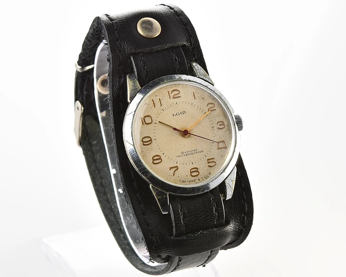 Vintage Soviet Mir ultra-thin mechanical wrist watch
