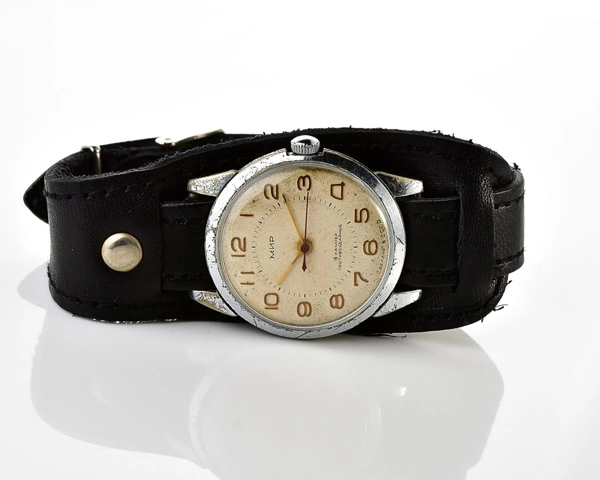 Vintage Soviet Mir ultra-thin mechanical wrist watch