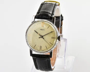 Vintage Pobeda Soviet mechanical wristwatch with stylish minimalistic dial & central second hand