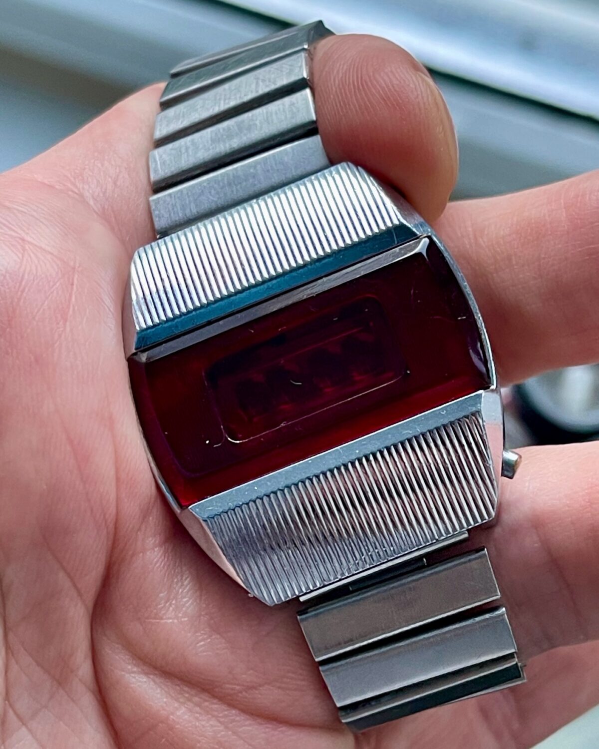 First RED LED Digital Vintage USSR Wrist Watch Electronika E-1 Pulsar!
