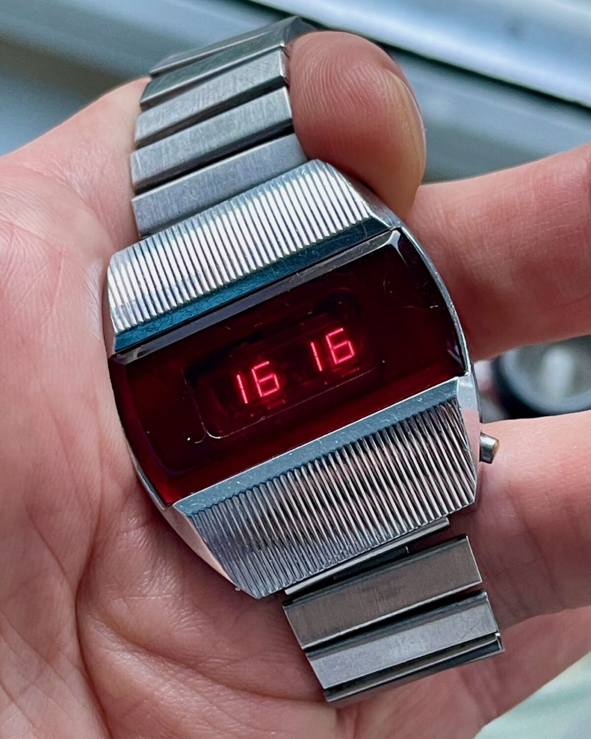 First RED LED Digital Vintage USSR Wrist Watch Electronika E-1 Pulsar!